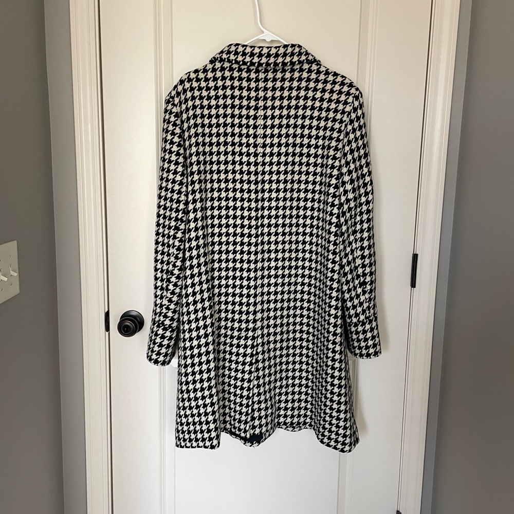 JM Collection Houndstooth Coat - Picture 2 of 9